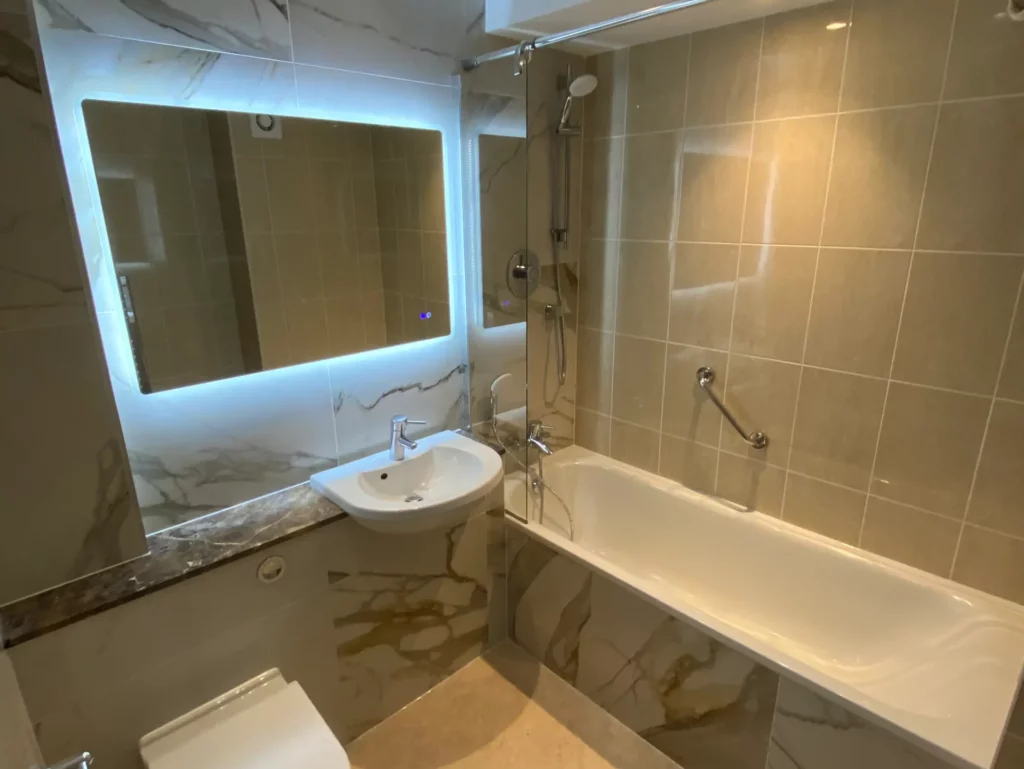 The Star Inn Double and Twin Bathroom
