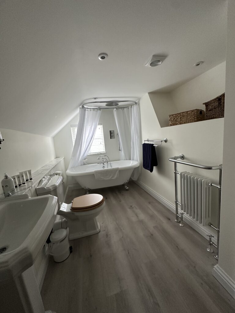 The Cottage Family Bathroom